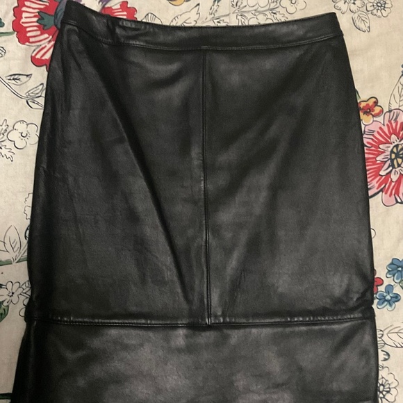 Bebe 100% Leather Skirt (with lining) Size 8 Black - Picture 1 of 4